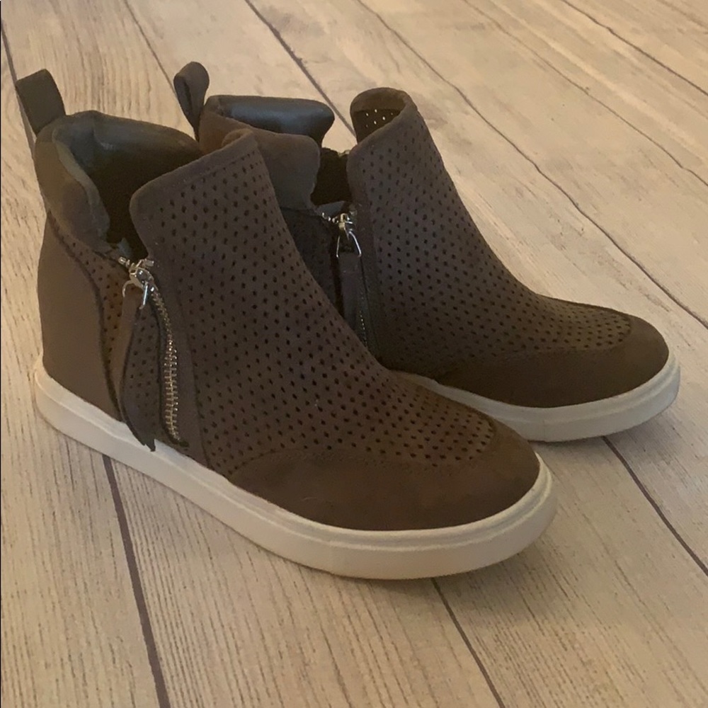 Madden Girl gray shoes 7.5